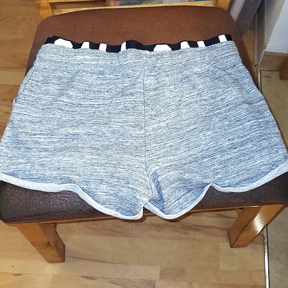 Size:L Love Me Shorts - Picture 2 of 3